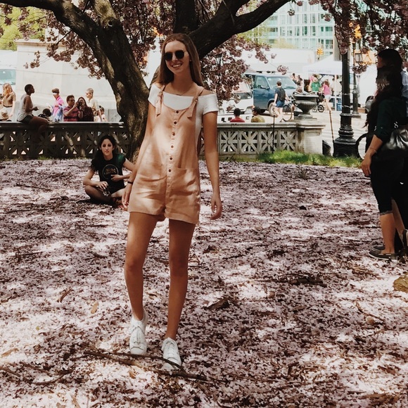 Light pink BDG overalls from urban outfitters - Picture 4 of 4